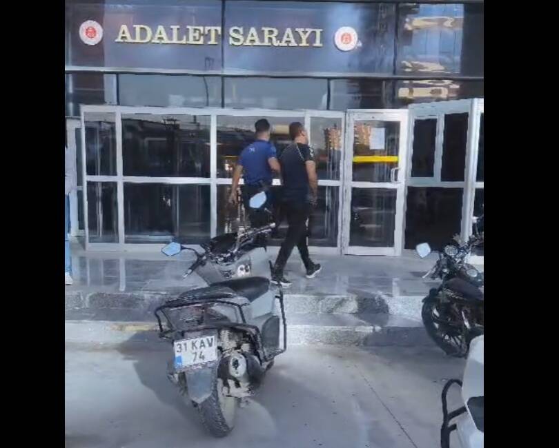 Hatay Emniyet Müdürlüğü ekipleri, aranan şahısların yakalanmasına yönelik yürüttüğü çalışmalar