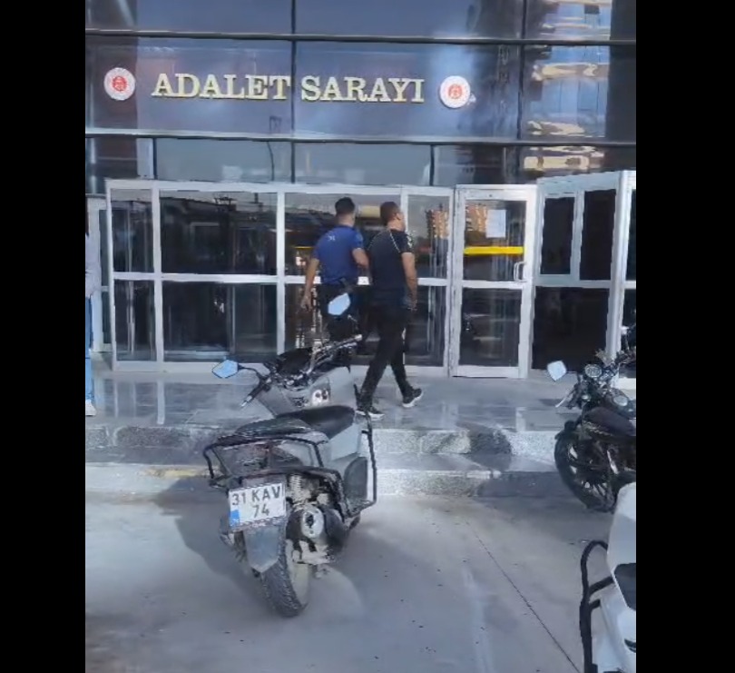 Hatay Emniyet Müdürlüğü ekipleri, aranan şahısların yakalanmasına yönelik yürüttüğü çalışmalar