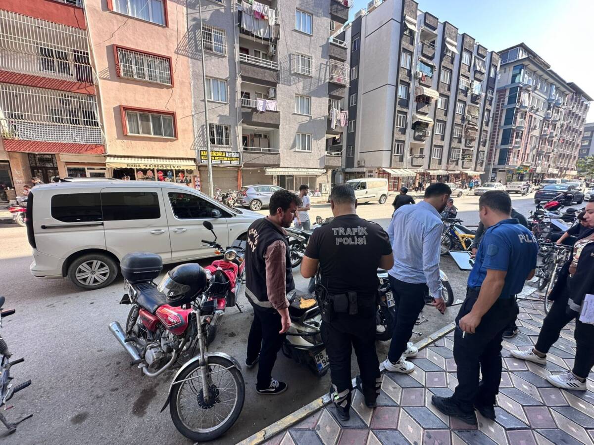 Emniyet ekipleri motosiklet tamircilerini mercek altına aldı Hatay Emniyet Müdürlüğü ekipleri, 27 Ekim 2025 tarihinde İskenderun genelinde