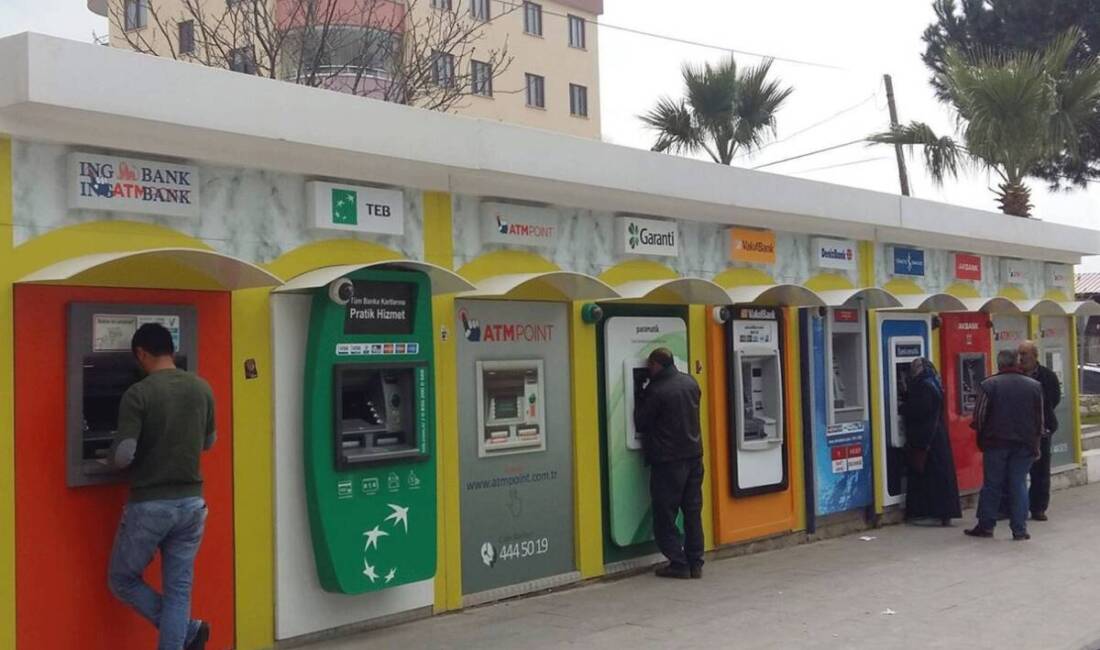 Cumhuriyet Bayramı coşkusu tüm yurtta yaşanırken, vatandaşlar 29 Ekim’de bankalar