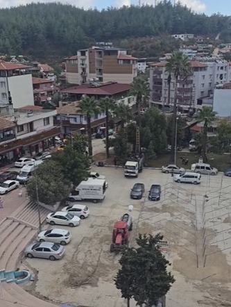 Yayladağı’na milyonluk kent meydanı müjdesi Hatay’ın Yayladağı ilçesi, uzun süredir beklenen Kent Meydanı Projesine kavuşuyor.