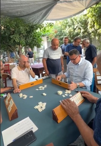 İskenderun Belediye Başkanı Mehmet Dönmez, kent genelinde yürüttüğü saha ziyaretlerinde