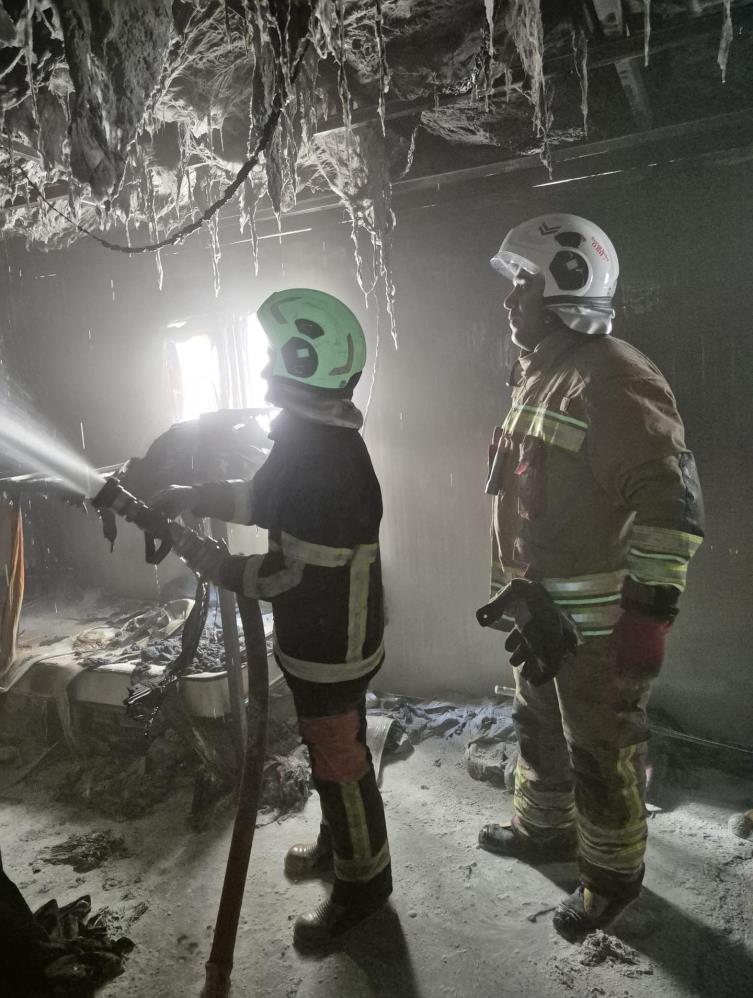 Hatay’ın Antakya ilçesinde bulunan bir şantiye alanındaki konteyner yatakhanede çıkan