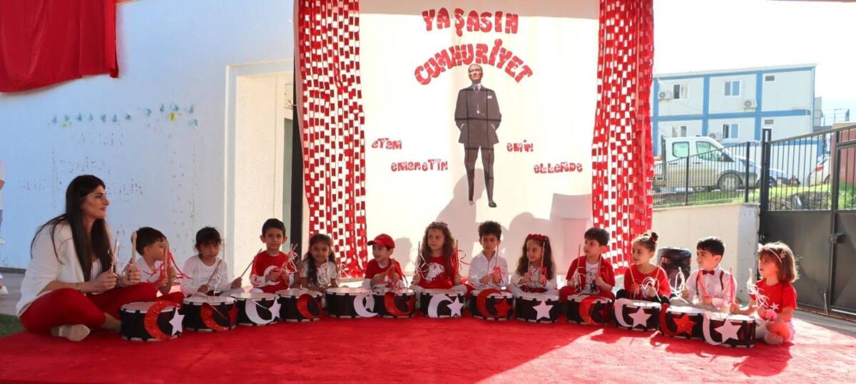 Ecemsu Anaokulu’nda Cumhuriyet’in 102. yılı coşku ve gururla kutlandı. Cumhuriyetimizin
