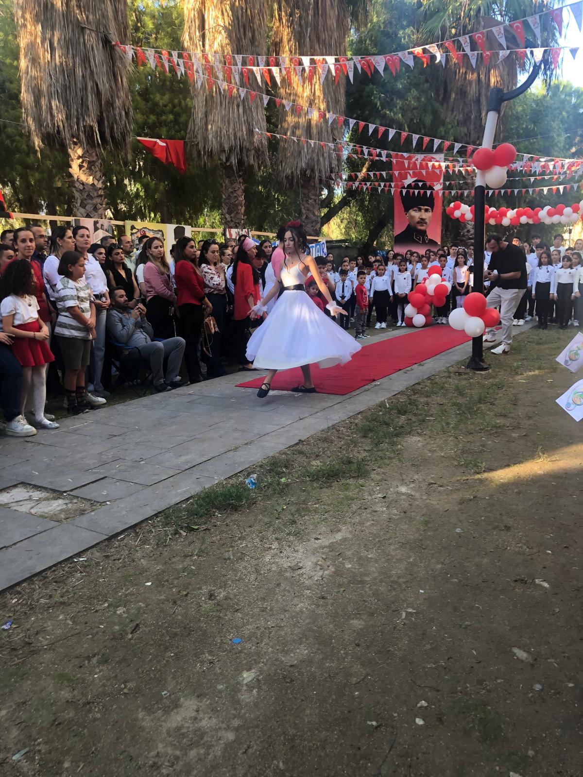 Hatay’ın Defne ilçesinde faaliyet gösteren Fatma Satar Akademi, Cumhuriyetin 102.