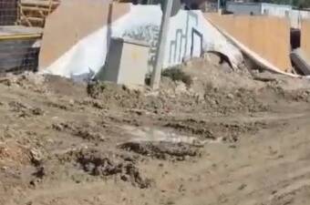 Defne ilçesi Gazi ve Elektrik Mahallesi’ndeki deprem konutları şantiyelerinin yanındaki