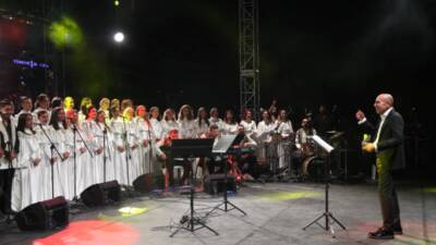 İskenderun’da Cumhuriyet Bayramı kutlamaları, Antakya Medeniyetler Korosu ve Gökhan Akar’ın