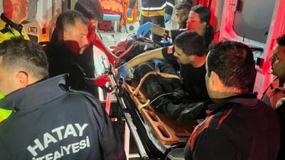 Hatay’ın Antakya ilçesinde üç tekerlekli elektrikli motosikletin Asi Nehri’ne devrilmesi