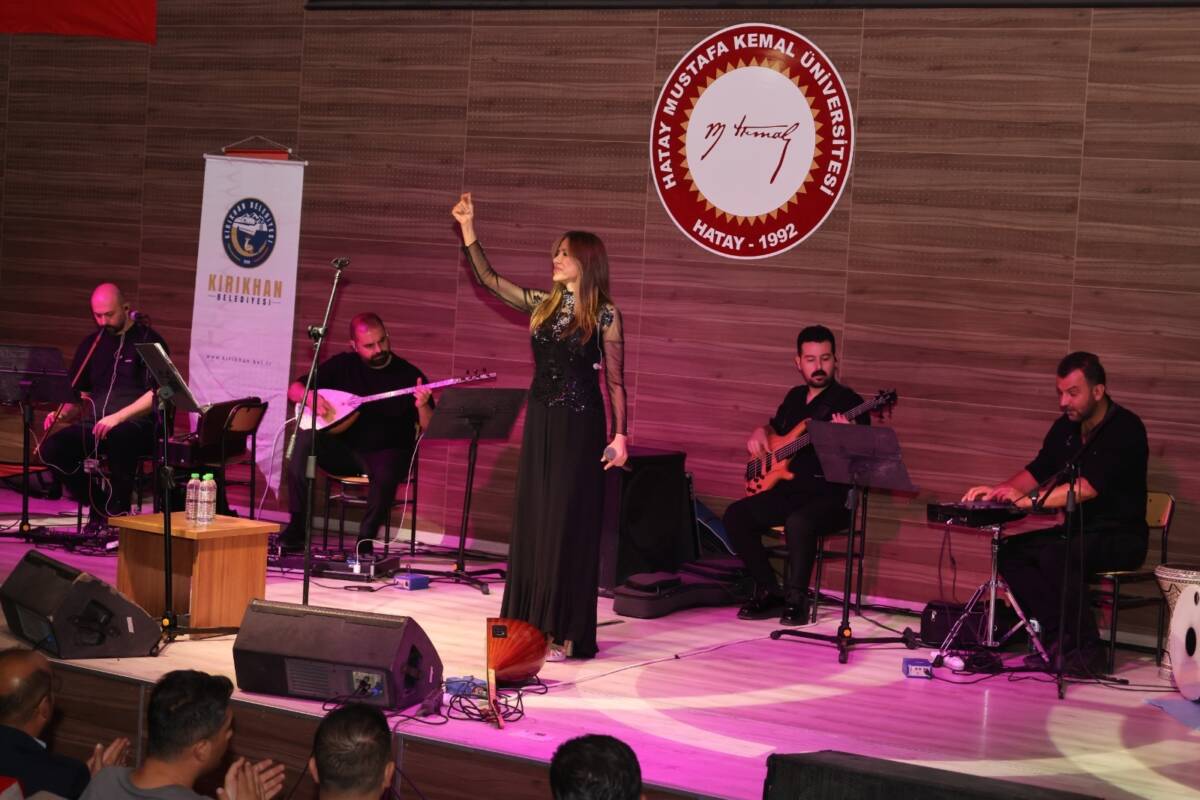 Hatay Büyükşehir Belediyesi (HBB), 29 Ekim Cumhuriyet Bayramı’nın 102. yılı