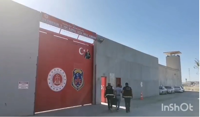 Kadına karşı suçtan aranan Şahıs cezaevine gönderildi Hatay Emniyet Müdürlüğü ekipleri, aranan şahısların yakalanmasına yönelik yürüttüğü çalışmalar