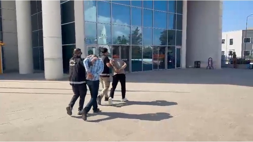 Hatay Emniyet Müdürlüğü ekipleri, aranan şahısların yakalanmasına yönelik yürüttüğü çalışmalar