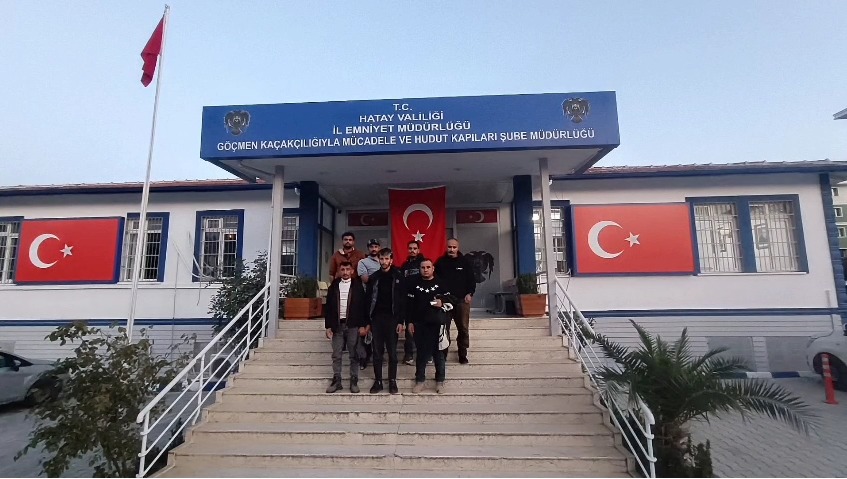 Hatay Emniyet Müdürlüğü ekipleri, Göçmen Kaçakçılığıyla Mücadele kapsamında yürüttükleri çalışmalarda