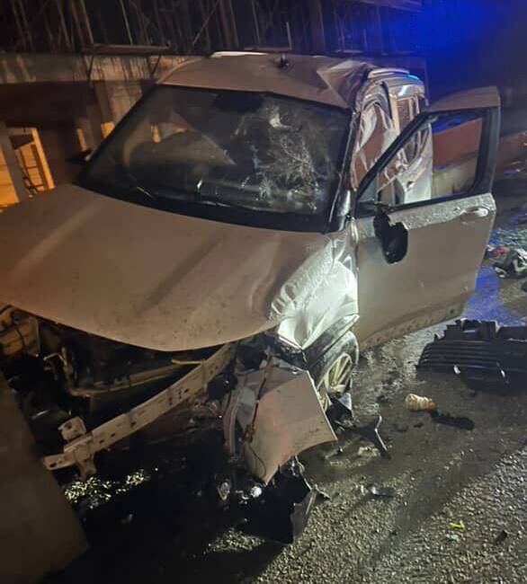 Hatay’ın Antakya ilçesinde kontrolden çıkan bir hafif ticari araç yol