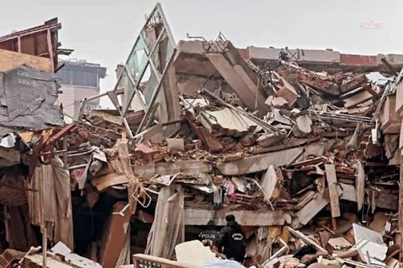 6 Şubat depremlerinde 14 kişinin yaşamını yitirdiği Alya Uçar Apartmanı