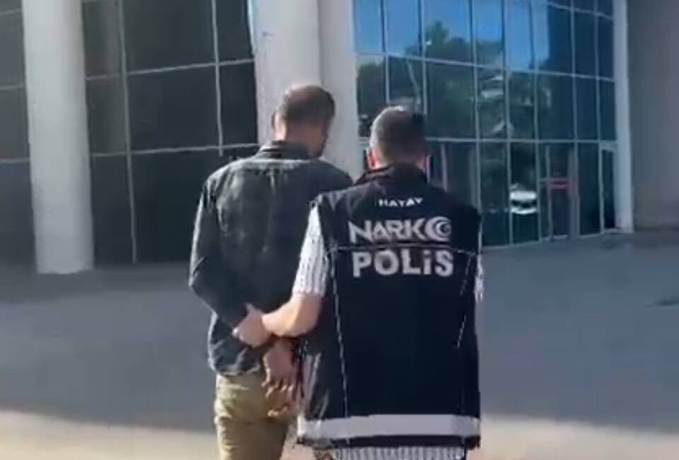 Hatay Emniyet Müdürlüğü ekipleri, hakkında kesinleşmiş hapis cezası bulunan şahısların