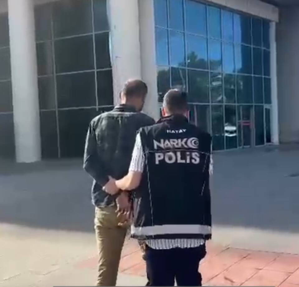 Hatay Emniyet Müdürlüğü ekipleri, hakkında kesinleşmiş hapis cezası bulunan şahısların