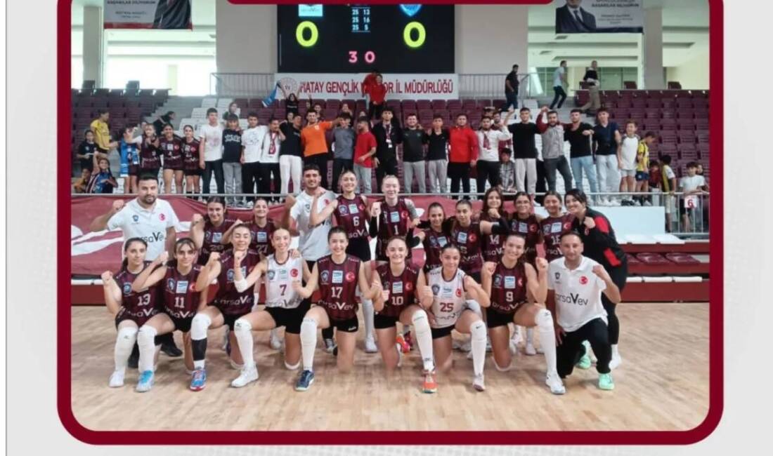 Türkiye Voleybol 2. Ligi’nde mücadele eden Hatay Arsavev Kadın Voleybol