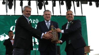   Gençlik ve Spor Bakanı Osman Aşkın Bak, Hatay’ın Altınözü