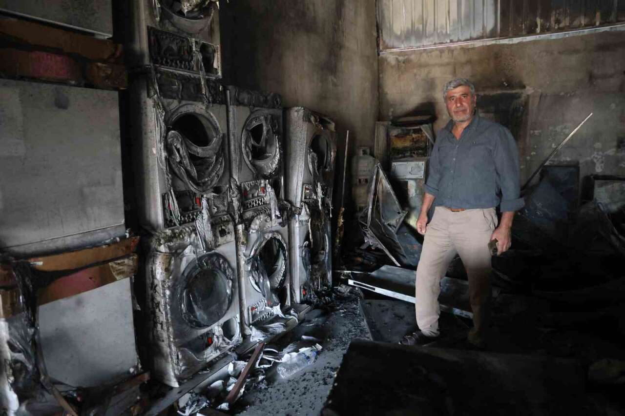 Hatay’ın Antakya ilçesinde esnaflık yapan Mithat Uslu’ya ait beyaz eşya