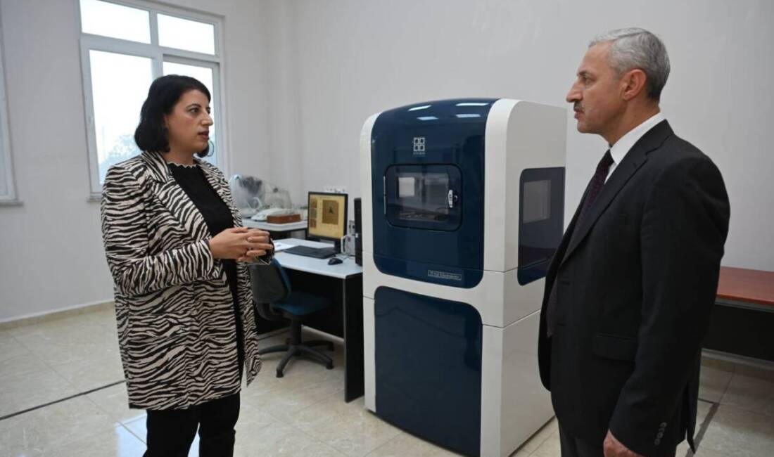 Hatay Mustafa Kemal Üniversitesi (HMKÜ) Rektörü Prof. Dr. Veysel Eren,