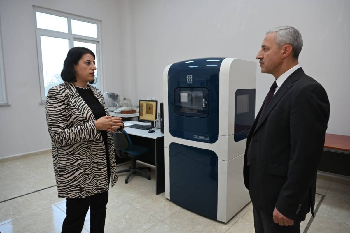 Hatay Mustafa Kemal Üniversitesi (HMKÜ) Rektörü Prof. Dr. Veysel Eren,