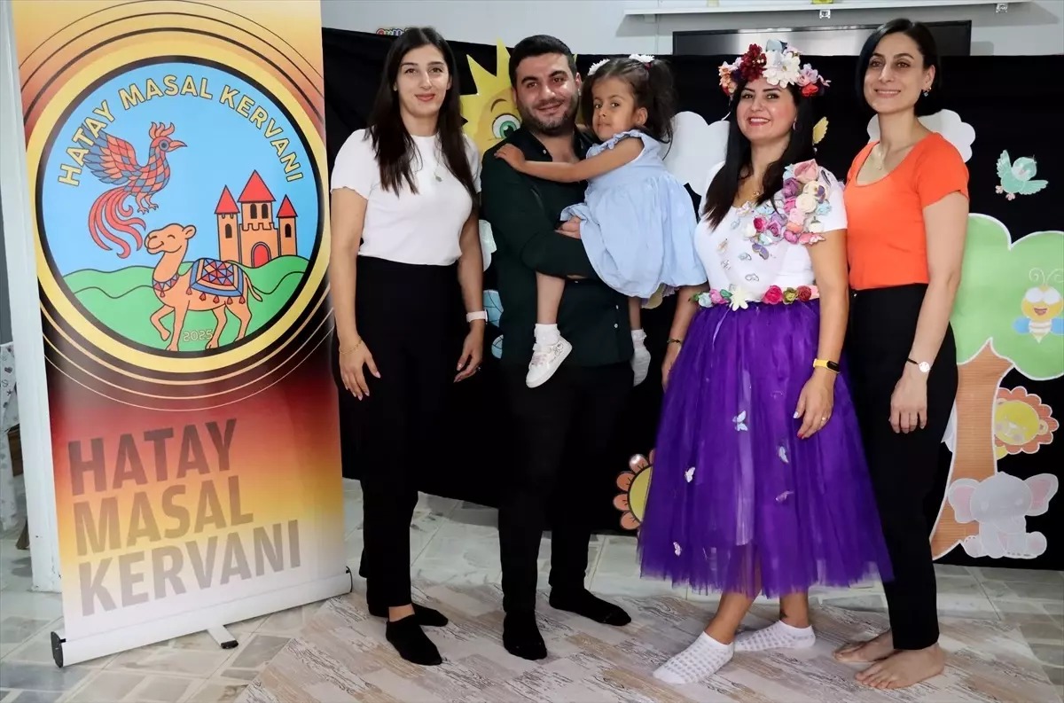 Hatay’da sağlık sorunları nedeniyle okula gidemeyen çocukların kapısını çalan öğretmen