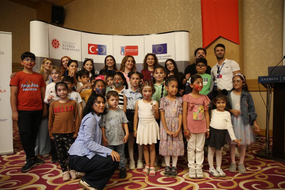 Hatay'da Cumhurbaşkanlığı İletişim Başkanlığı Adana Bölge Müdürlüğünce "Pedagojik Yaklaşımlarla Dezenformasyonla