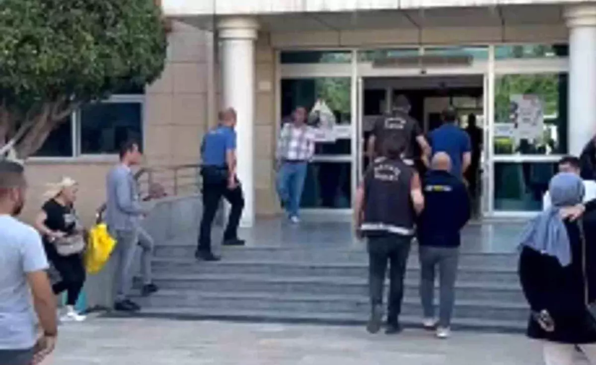 Hatay’ın Dörtyol ilçesinde, işledikleri suçlar nedeniyle hapis cezası ile aranan