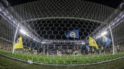 Fenerbahçe, devre arası transfer döneminde kadrosunu güçlendirmek için düğmeye bastı.