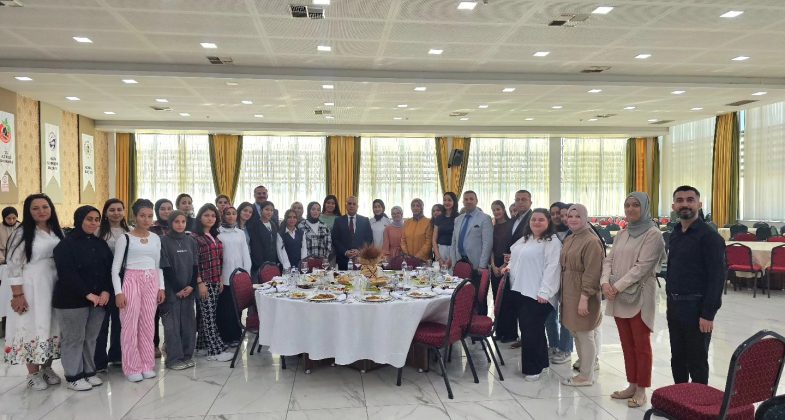 Yöresel Lezzetler Gençlerin Sunumuyla Göz Kamaştırdı Hatay’ın Altınözü ilçesinde bu yıl 9’uncusu düzenlenecek Zeytin, Zeytinyağı ve