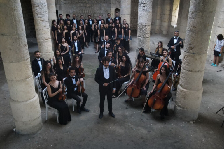 Hatay Akademi Senfoni Orkestrası HAS Otobüs Müzesinde Akdeniz Bienali etkinlikleri kapsamında bu hafta sonunda Hatay Akademi Senfoni