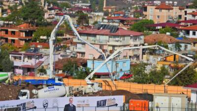 Hatay Büyükşehir Belediyesi (HBB), “Hatay Ayağa Kalkıyor” sloganıyla vizyon projelerini