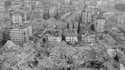 6 Şubat depremlerinde yakınlarını kaybeden Döne Kaya, adalet arayışını 52