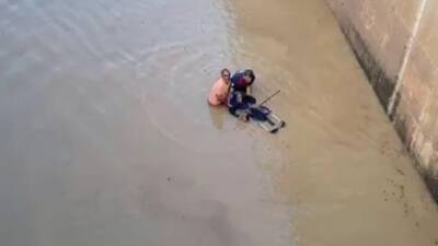 Hatay’da gece saatlerinden itibaren etkili olan şiddetli yağış, hayatı olumsuz
