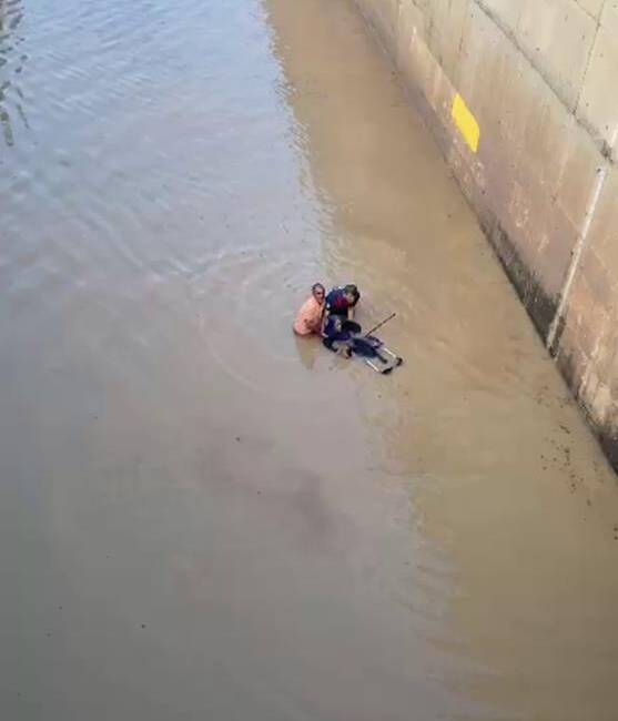 Hatay’da gece saatlerinden itibaren etkili olan şiddetli yağış, hayatı olumsuz