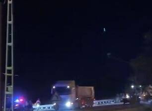 Hatay’da meydana gelen trafik kazasında, kontrolden çıkan otomobilin bariyerlere çarpması