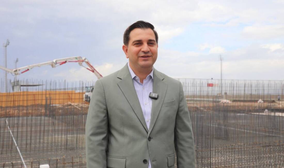 HBB’den Kumlu’ya Çok Amaçlı Spor Tesisi Yatırımı Hatay Büyükşehir Belediyesi (HBB), sosyal, kültürel ve sportif yaşamı güçlendirmek