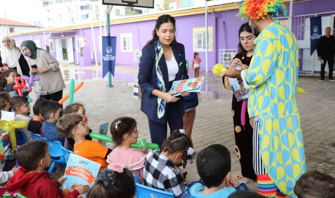 Hatay Büyükşehir Belediyesi (HBB), öğrencilerle bir araya gelerek Dünya Gazeteciler