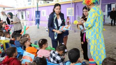 Hatay Büyükşehir Belediyesi (HBB), öğrencilerle bir araya gelerek Dünya Gazeteciler