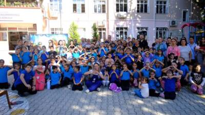 Defne Belediyesi’nin mahallelerde düzenlediği çocuk şenlikleri tüm hızıyla sürüyor. Bu