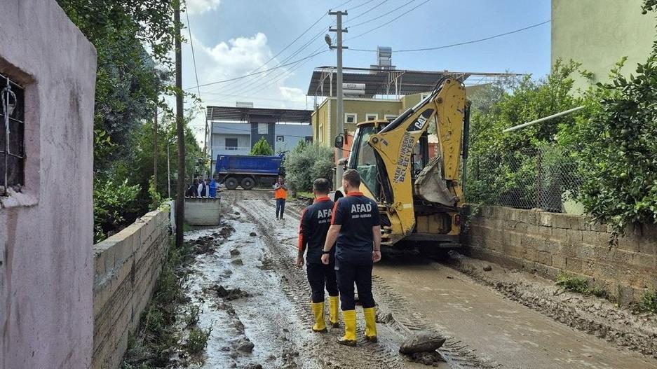 Payas’ta sağanak yağış sonrası bilanço açıklandı Hatay’ın Payas ilçesinde dün gece etkili olan kuvvetli sağanak yağışın