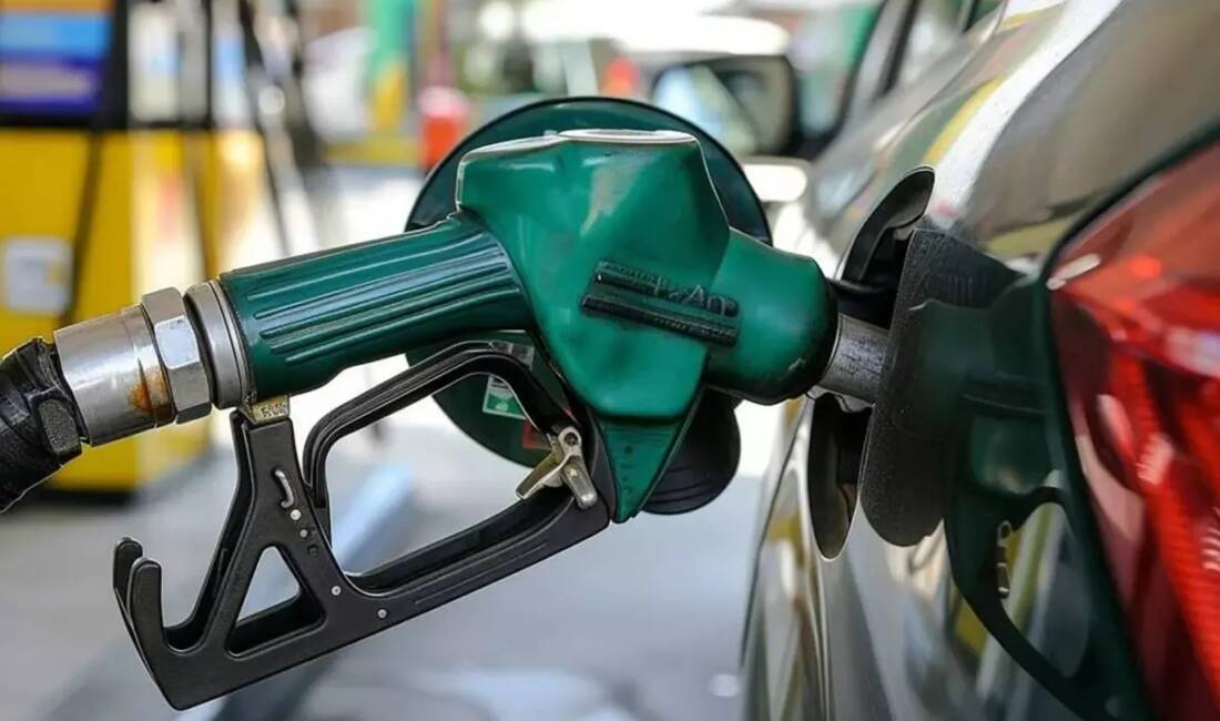 Akaryakıt fiyatlarına yeni bir zam dalgası geldi. Brent petrol fiyatları