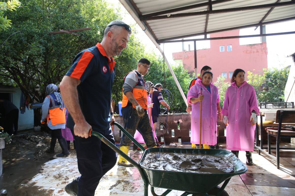 Hatay’ın Payas ilçesinde etkili olan sağanak yağışın ardından Cumhuriyet ve