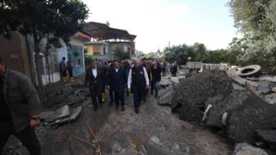 Hatay’ın Payas ilçesinde etkili olan sağanak yağışın ardından bölgede incelemelerde