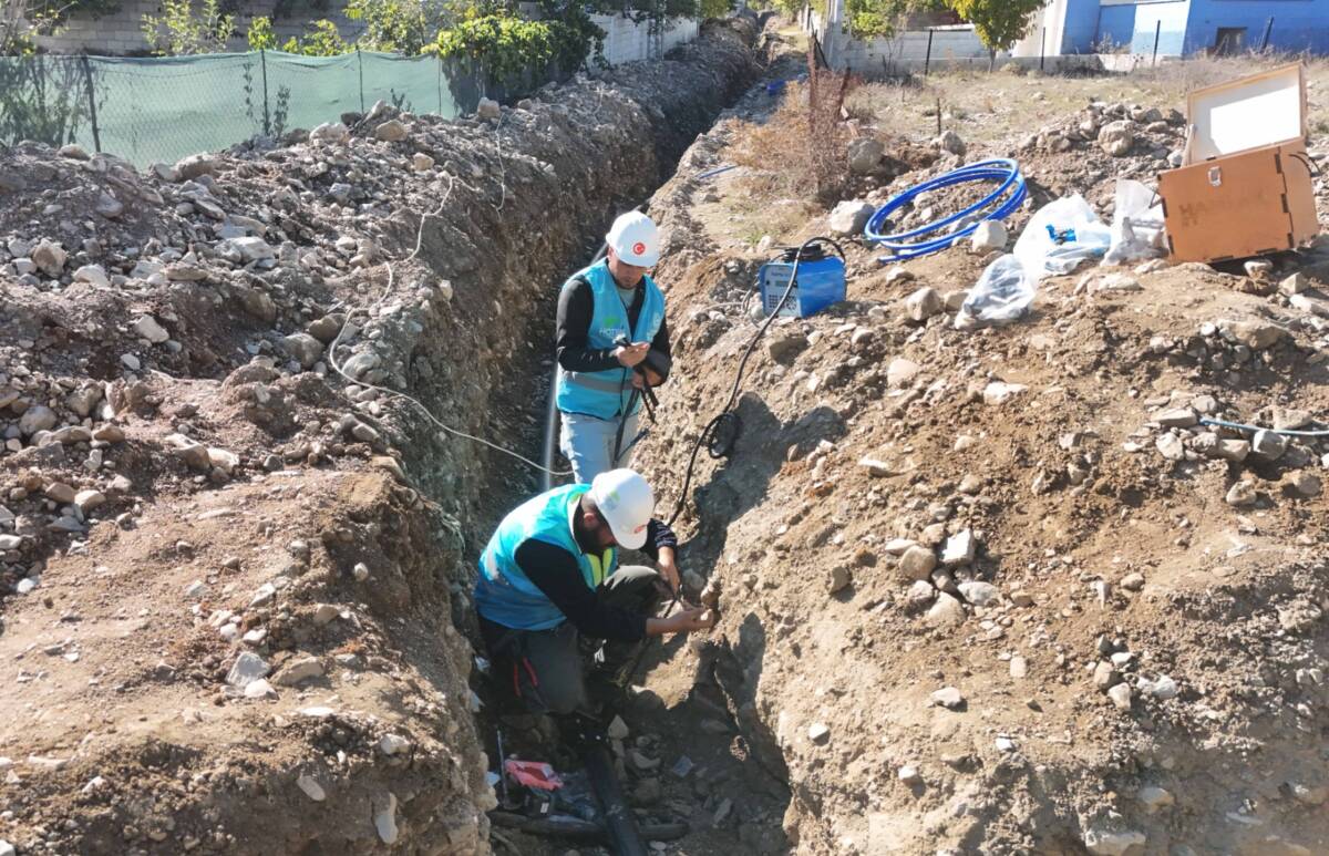 Hatay Büyükşehir Belediyesi (HBB), “Susuz mahalle kalmayacak” hedefi doğrultusunda il