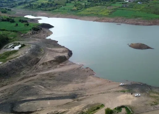 Hatay’ın Yayladağı ilçesindeki Yayladağı Barajı’nda su seviyesi kritik seviyeye geriledi.