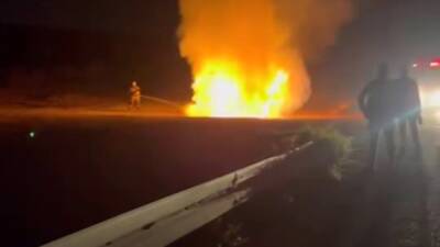 Hatay’ın Altınözü ilçesi Sofular Mahallesi mevkiinde seyir halindeyken yanmaya başlayan