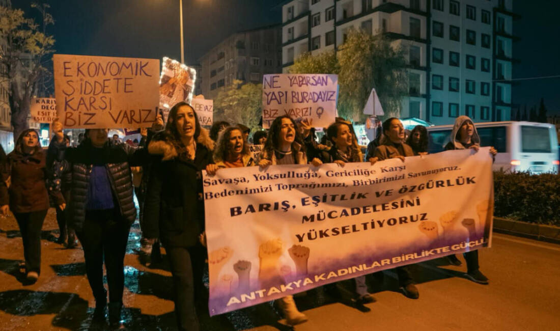 Hataylı Kadınlar, 25 Kasım’da Şiddete Karşı Alanlardaydı Hataylı kadınlar, 25 Kasım Kadına Yönelik Şiddete Karşı Uluslararası Mücadele