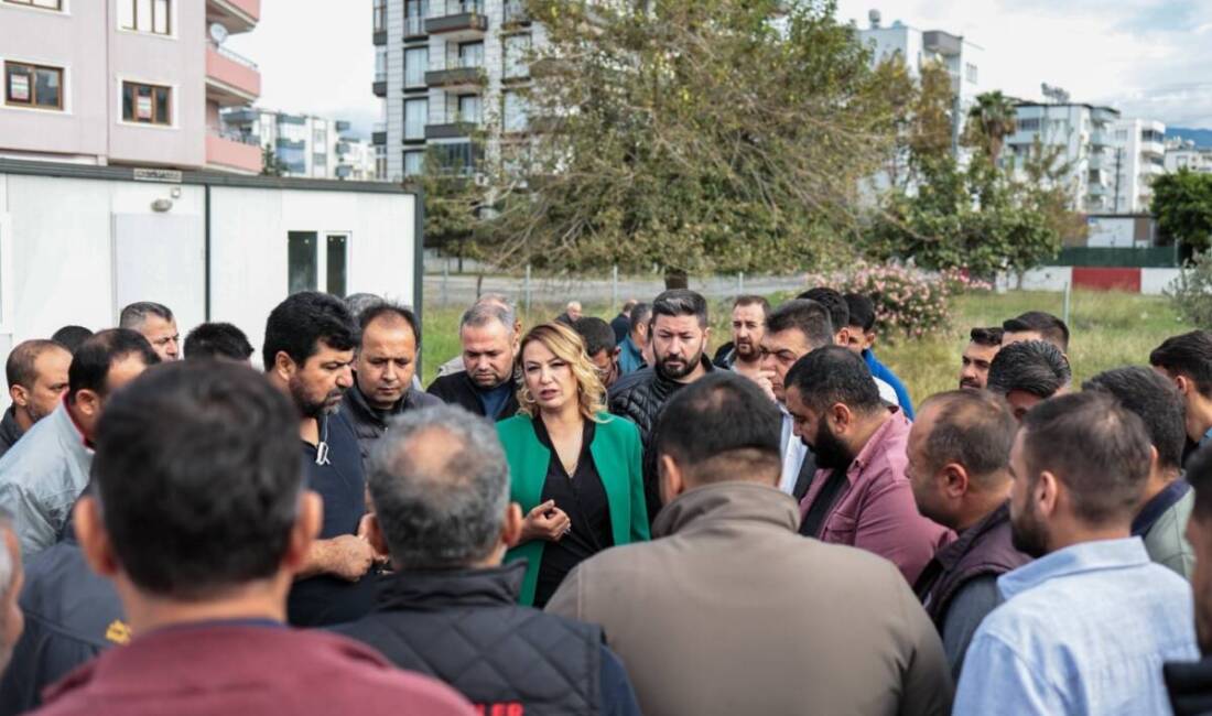 CHP Hatay Milletvekili Nermin Yıldırım Kara, Dörtyol’da nakliye esnafıyla bir