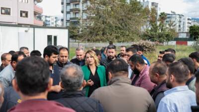 CHP Hatay Milletvekili Nermin Yıldırım Kara, Dörtyol’da nakliye esnafıyla bir